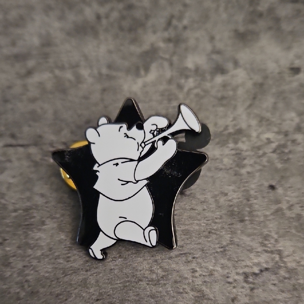 FigPin Winnie The Pooh Collectable Pin